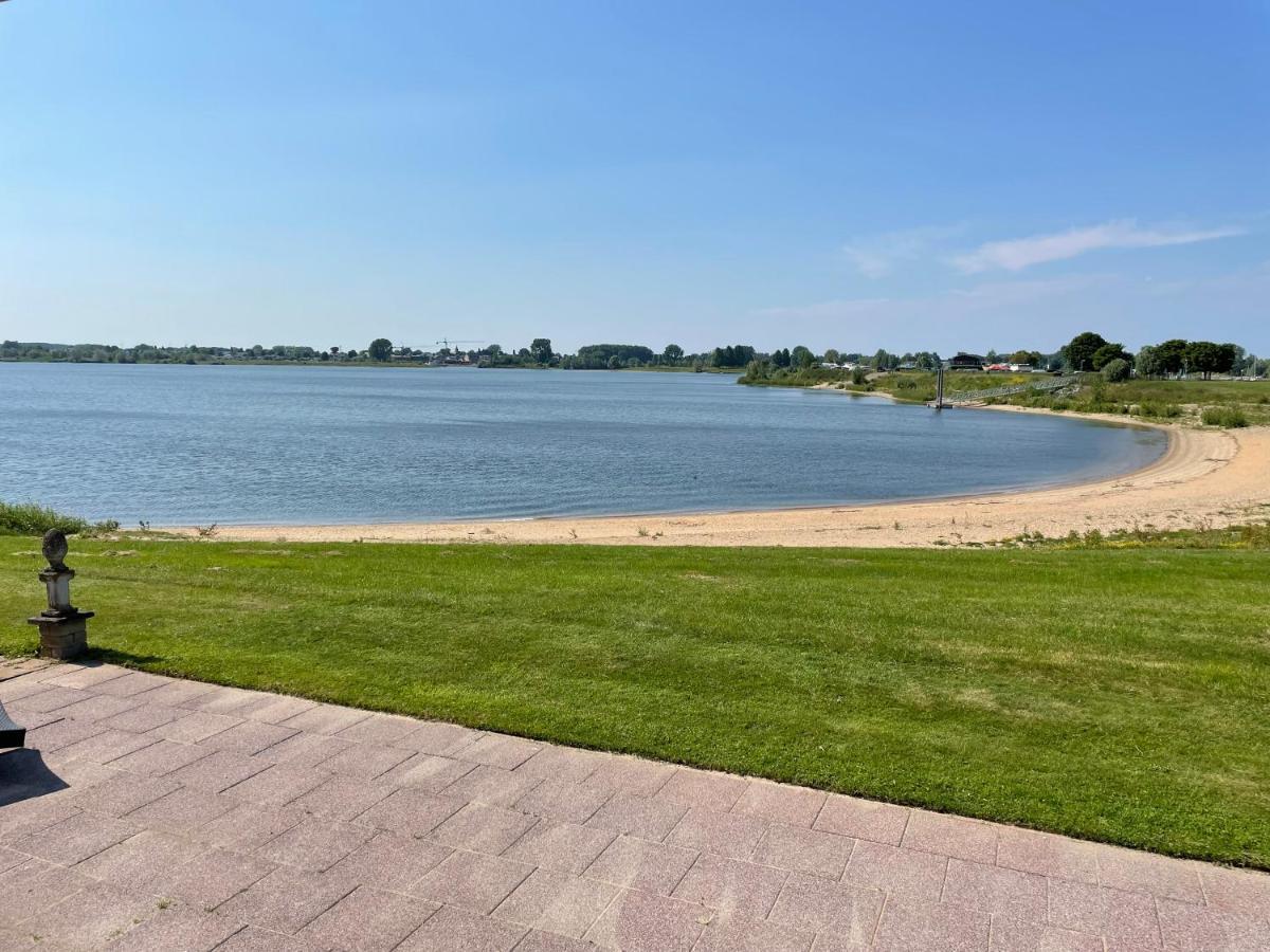 Luxe Chalet Direct Aan Het Water Met Strand Lith Exterior foto