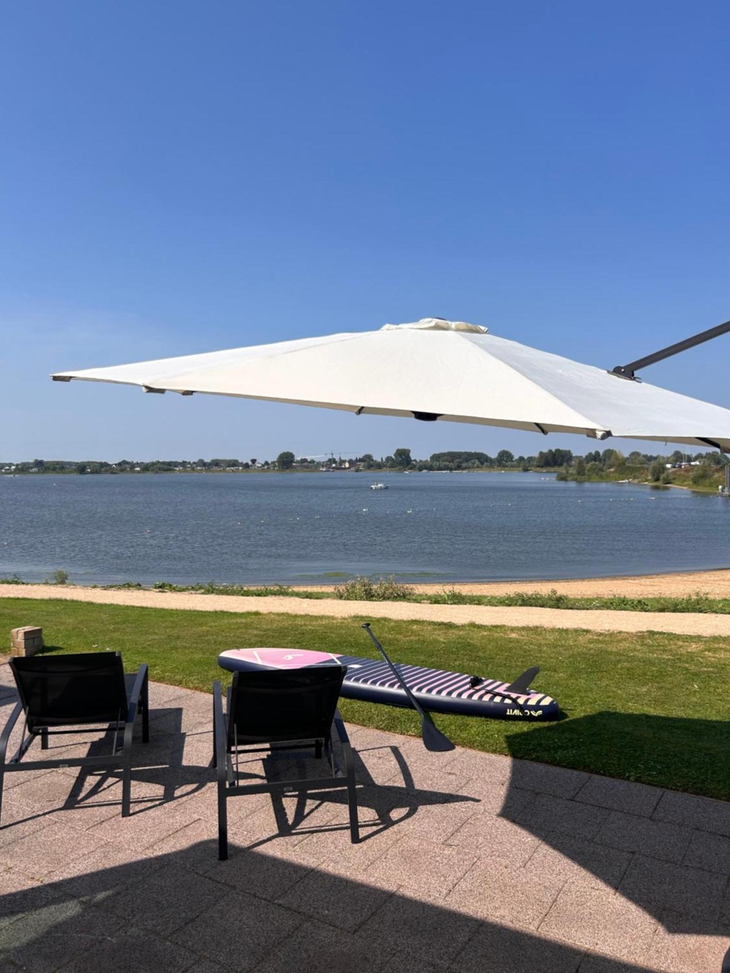 Luxe Chalet Direct Aan Het Water Met Strand Lith Exterior foto